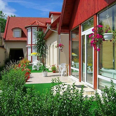 Agria Wellness Guesthouse Eger Exteriör bild