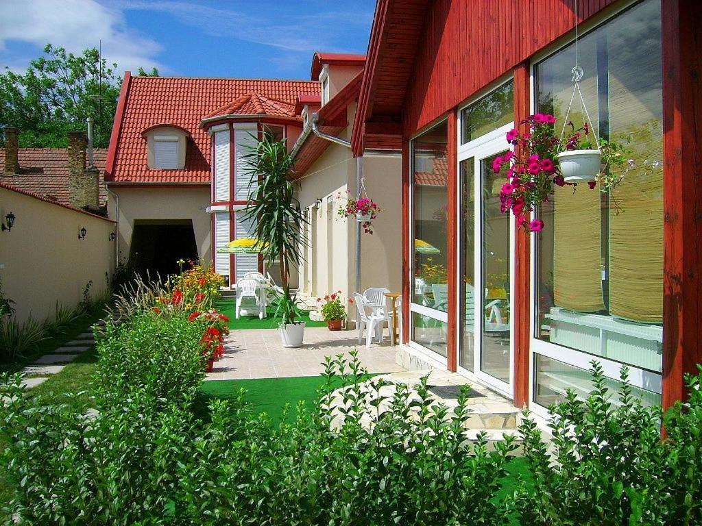 Agria Wellness Guesthouse Eger Exteriör bild