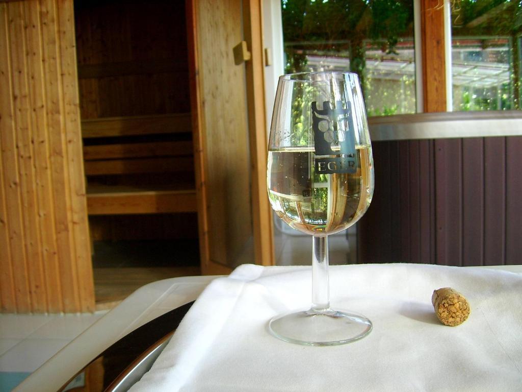 Agria Wellness Guesthouse Eger Exteriör bild