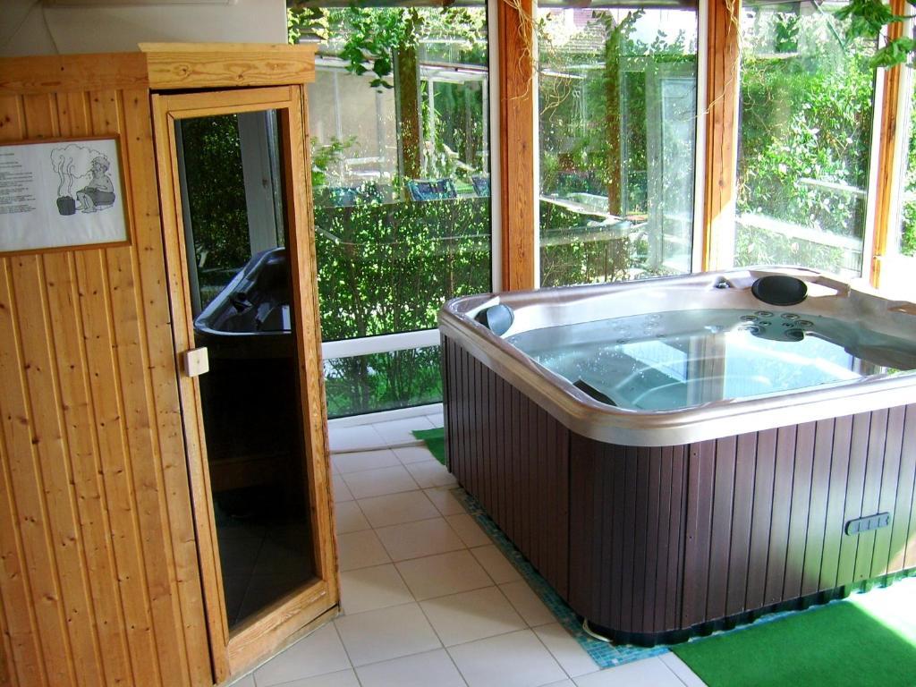 Agria Wellness Guesthouse Eger Exteriör bild
